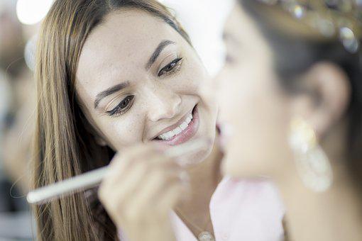What Is A MUA: Basic Meanings And How To Be A Good MUA